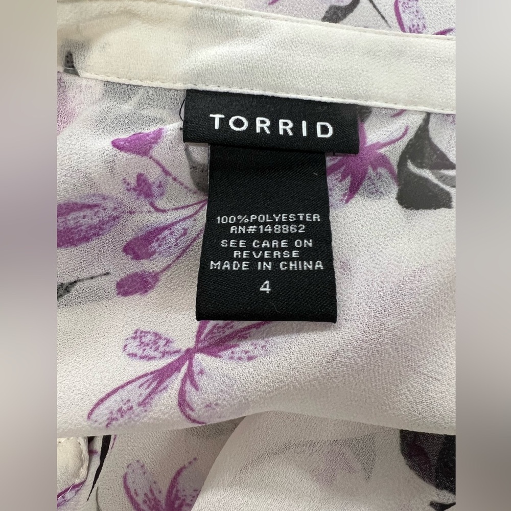 Torrid sz. 4 Sheer Blouse with purple and black flowers, Plus Size - Picture 4 of 8